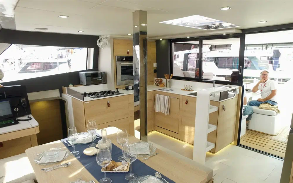 slider 14 Aventura Yacht Indigo Yacht 45