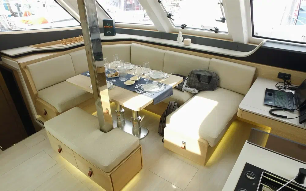 slider 15 Aventura Yacht Indigo Yacht 45