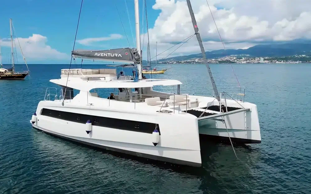 slider 1 Aventura Yacht Indigo Yacht 45