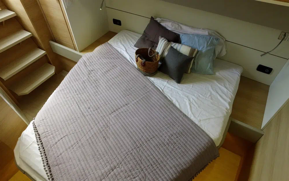 slider 22 Aventura Yacht Indigo Yacht 45