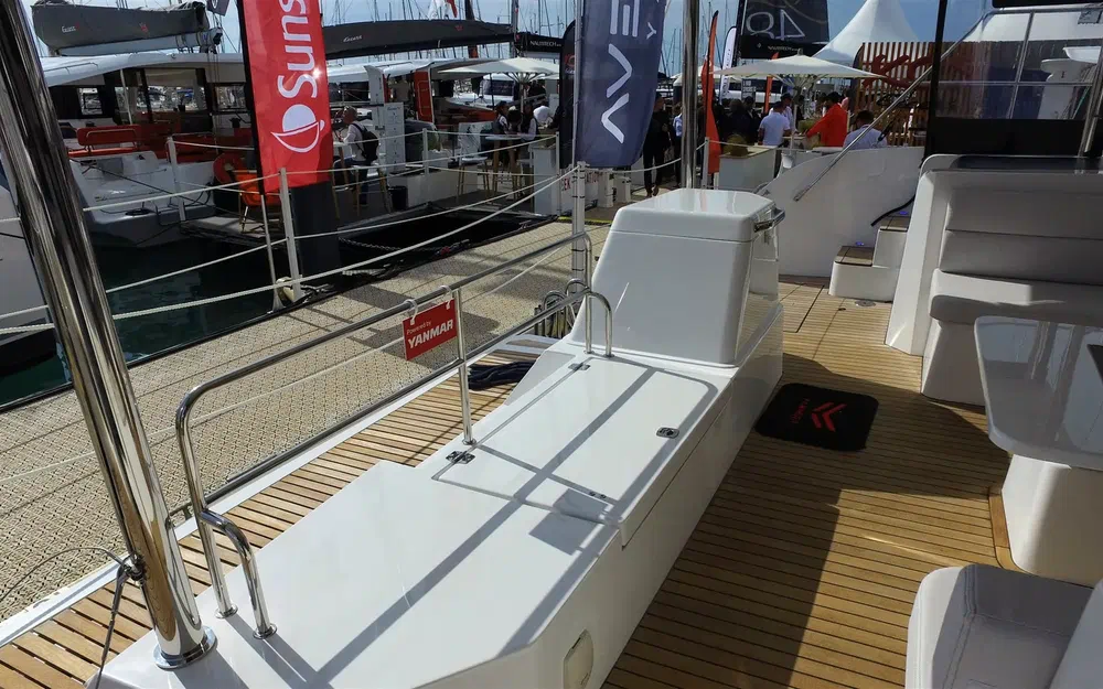 slider 5 Aventura Yacht Indigo Yacht 45