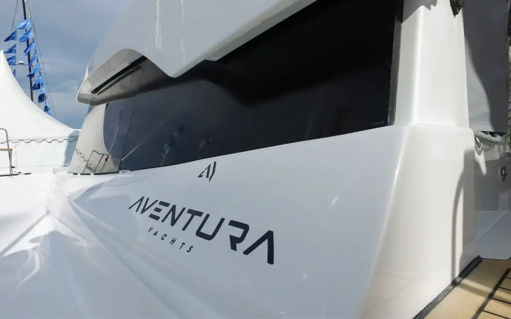slider 6 Indigo Yacht  45