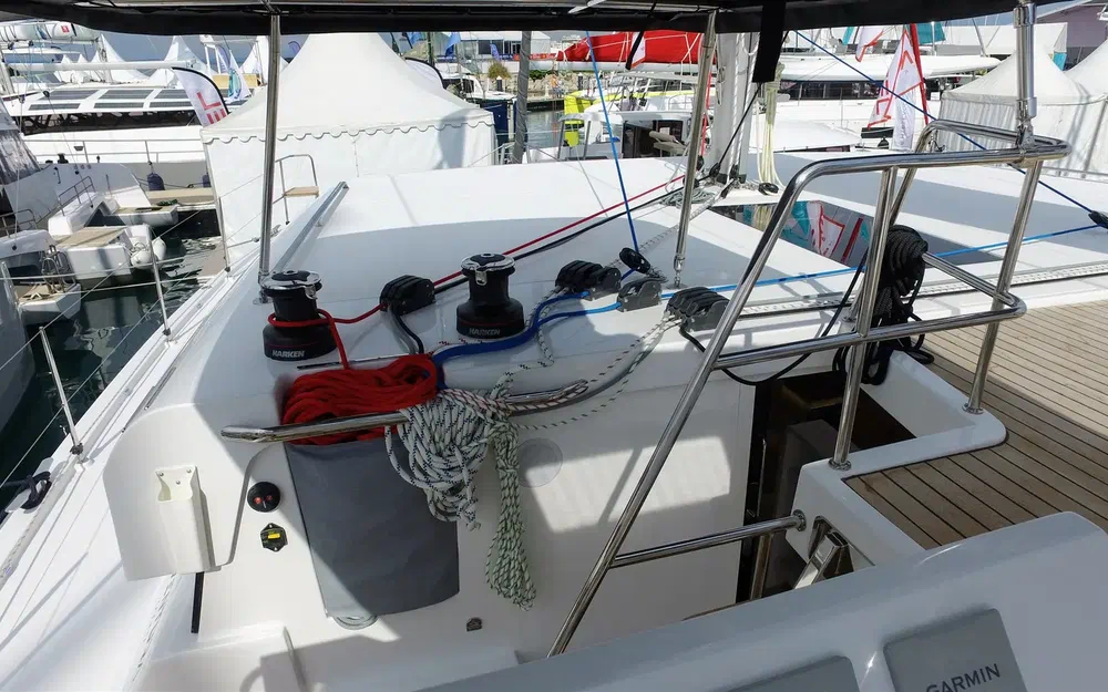 slider 8 Aventura Yacht Indigo Yacht 45