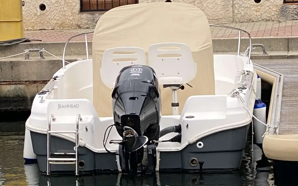 slider 19 Jeanneau Cap Camarat 545