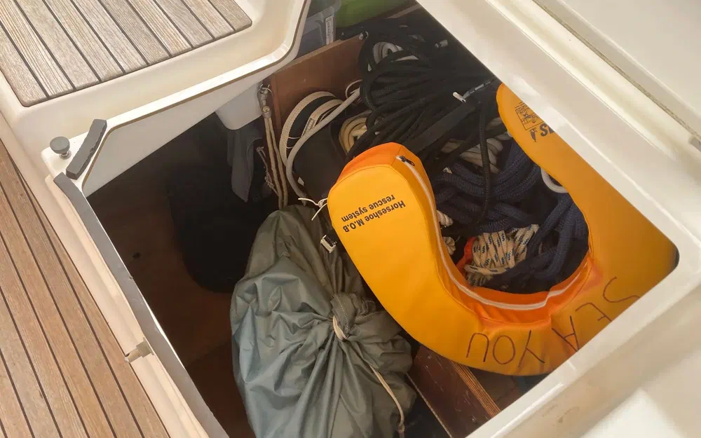 slider 18 Dufour 405