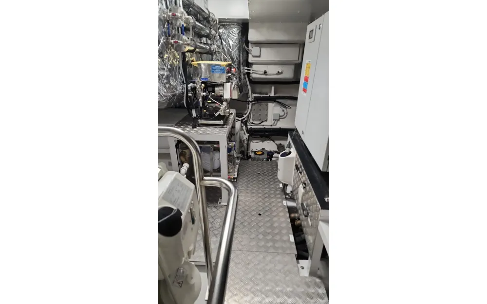slider 19 Azimut Magellano 25