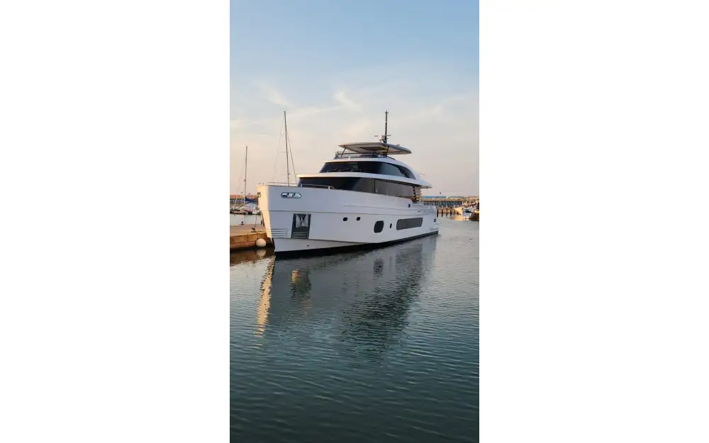 slider 23 Azimut Magellano 25