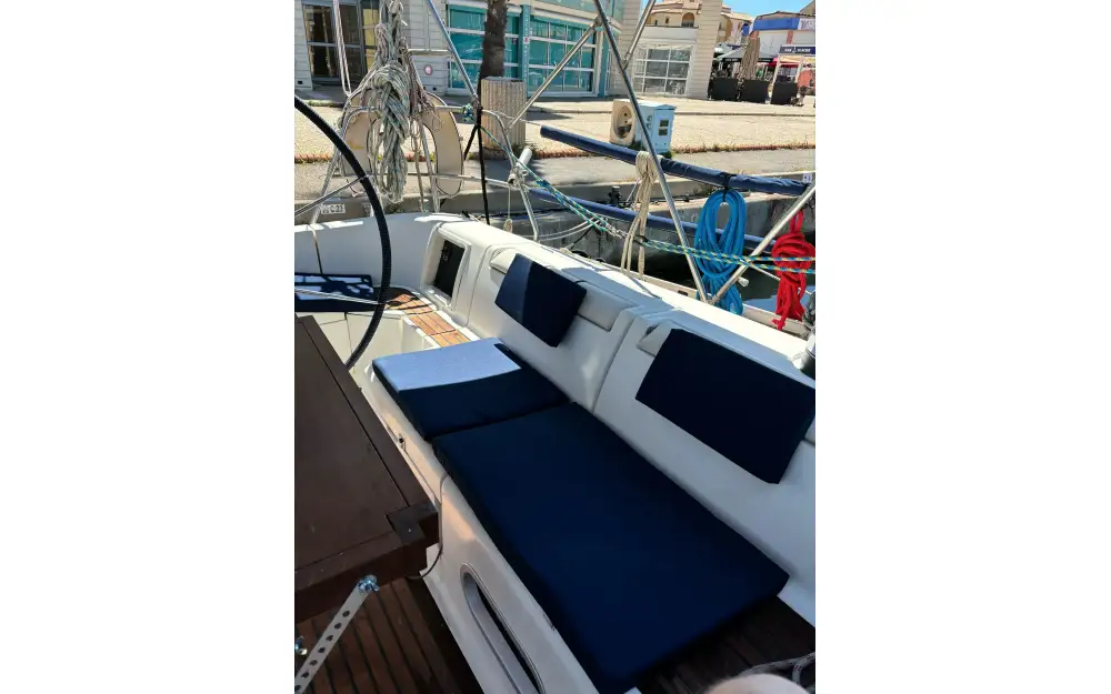 slider 11 Jeanneau Sun Odyssey 47