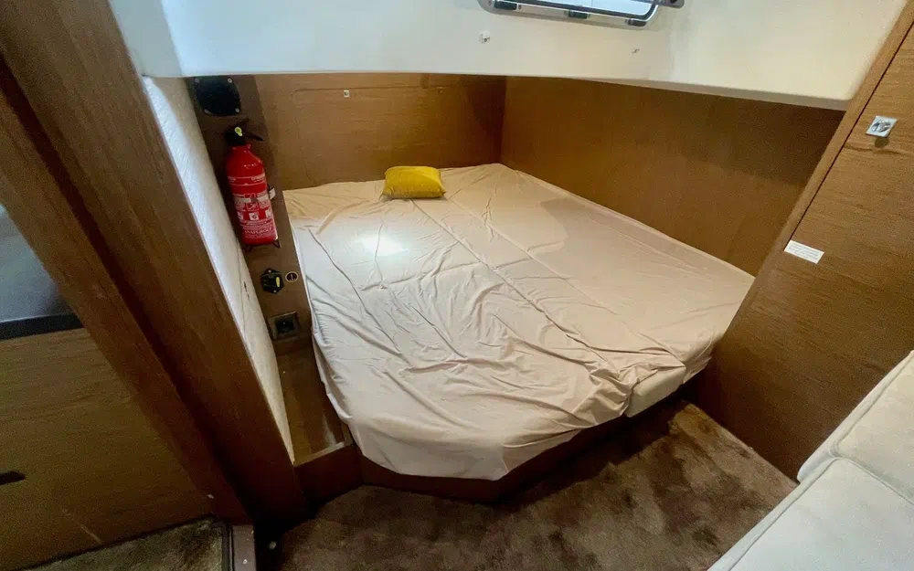 slider 13 Jeanneau Leader 33 Sportop