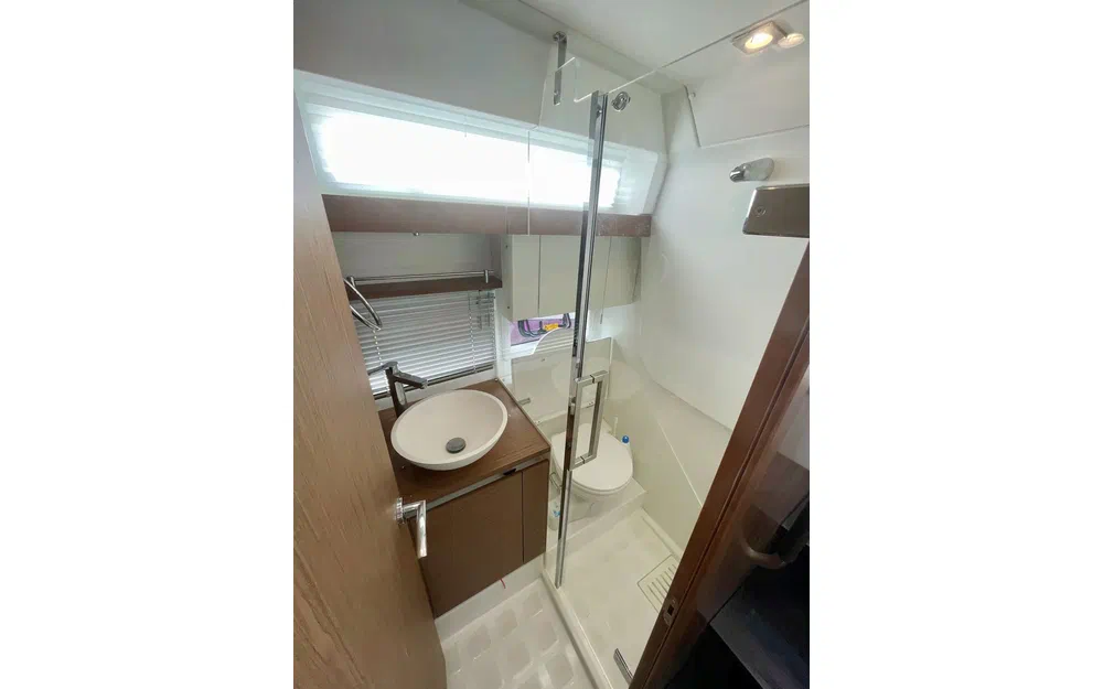 slider 14 Jeanneau Leader 33 Sportop