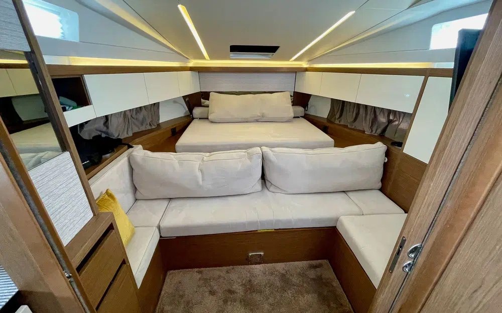 slider 8 Jeanneau Leader 33 Sportop