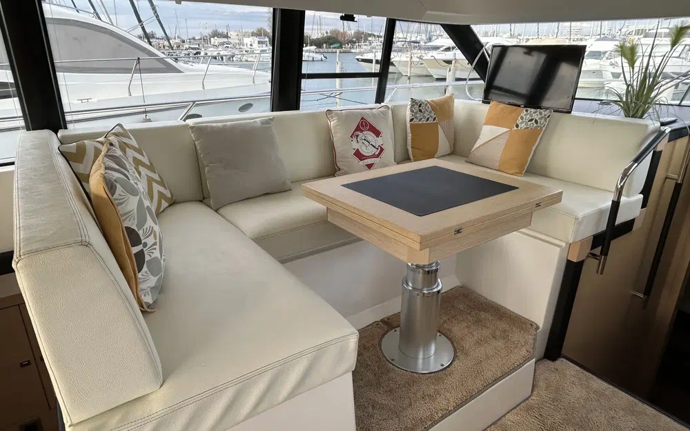 slider 11 Prestige Yachts Prestige 420 Fly
