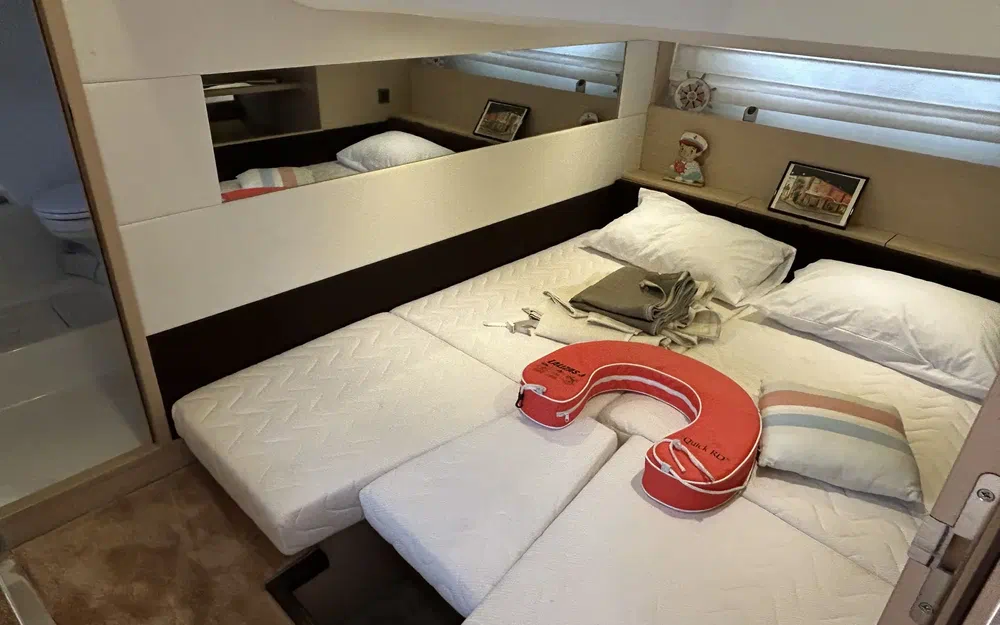 slider 13 Prestige Yachts Prestige 420 Fly