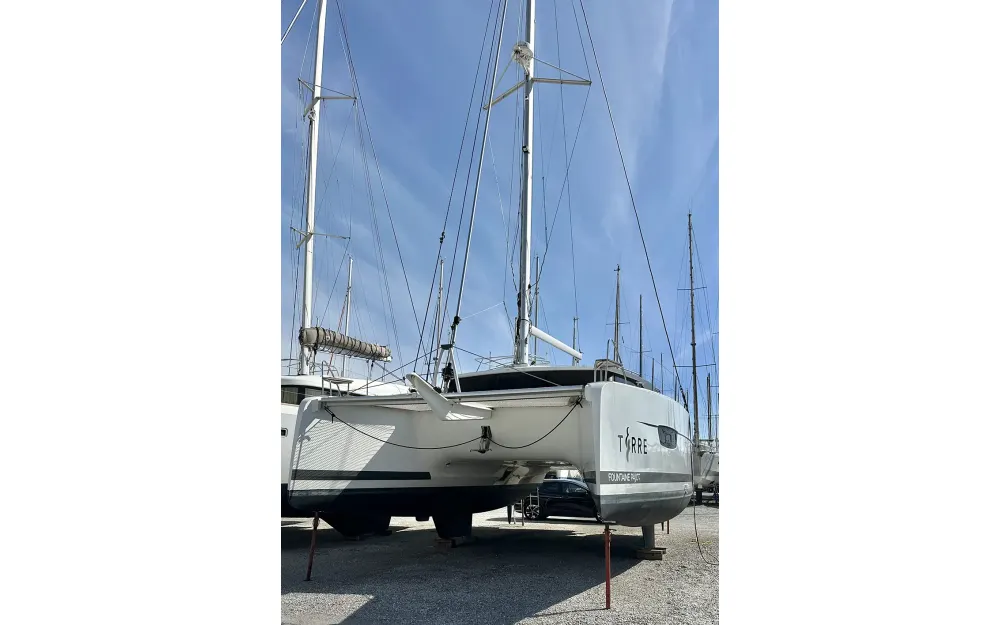 slider 9 Fountaine Pajot Isla 40
