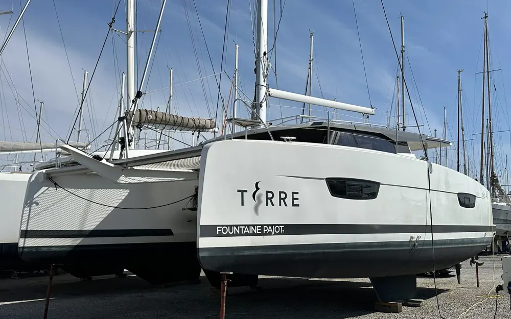 slider 12 Fountaine Pajot Isla 40