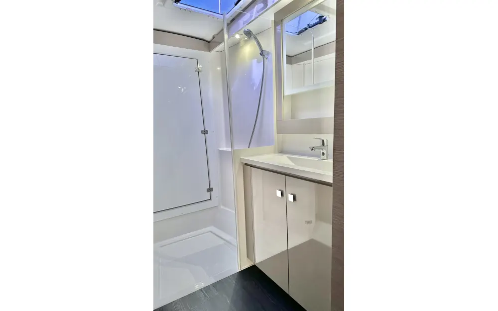 slider 16 Fountaine Pajot Isla 40