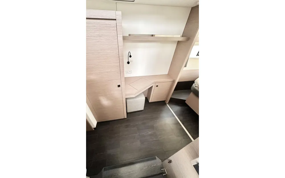 slider 19 Fountaine Pajot Isla 40