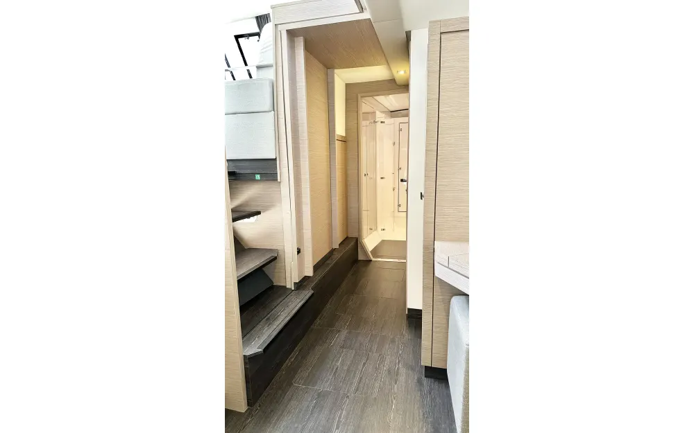 slider 20 Fountaine Pajot Isla 40