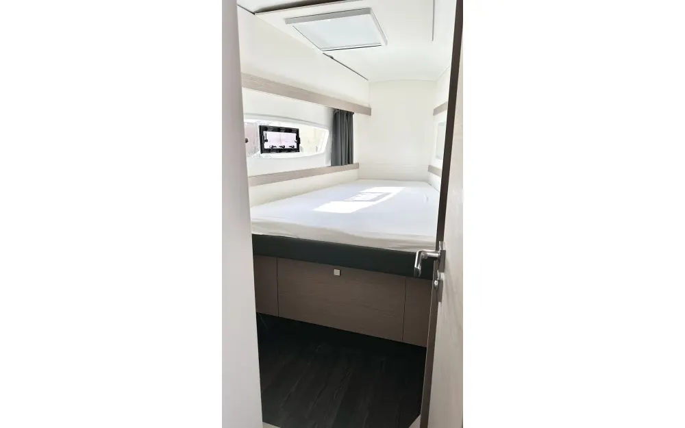 slider 23 Fountaine Pajot Isla 40