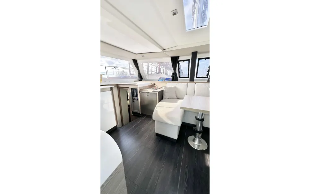 slider 25 Fountaine Pajot Isla 40 - null