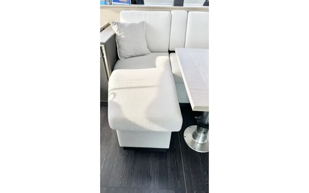 slider 26 Fountaine Pajot Isla 40