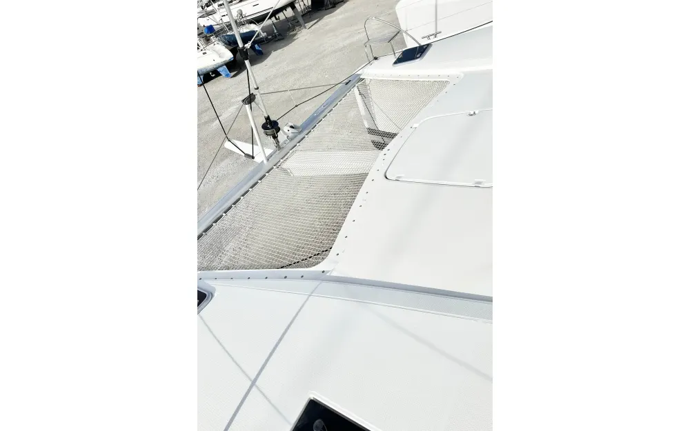 slider 31 Fountaine Pajot Isla 40