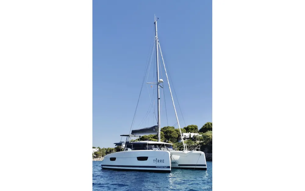 slider 3 Fountaine Pajot Isla 40