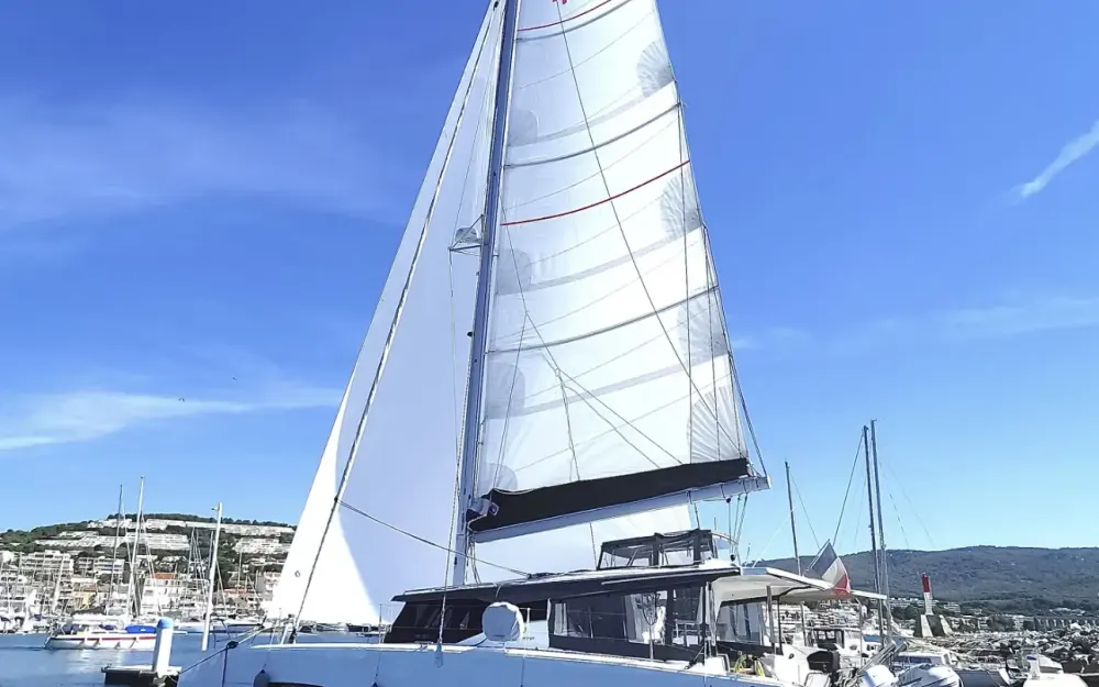 slider 4 Fountaine Pajot Isla 40