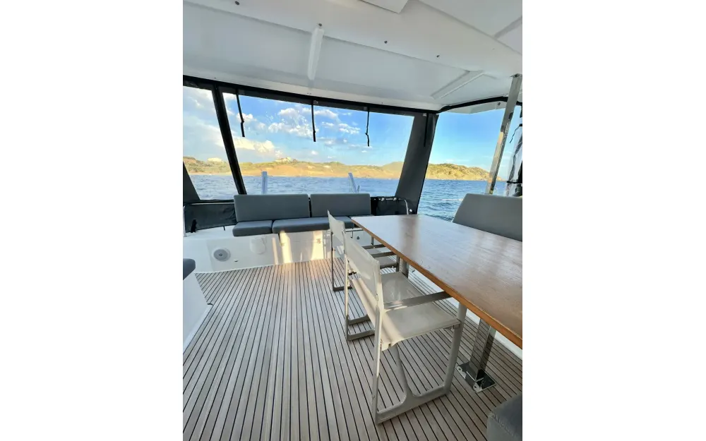 slider 8 Fountaine Pajot Isla 40
