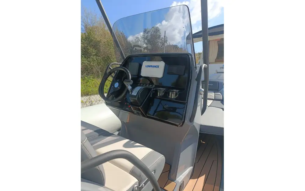 slider 3 Grand Golden Line 680
