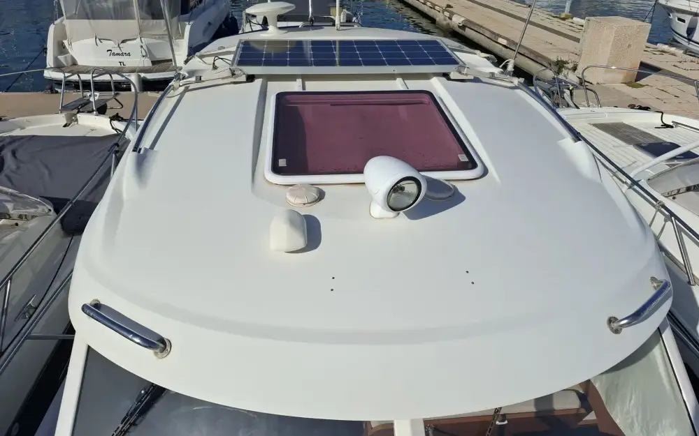 slider 1 Beneteau antares 8s