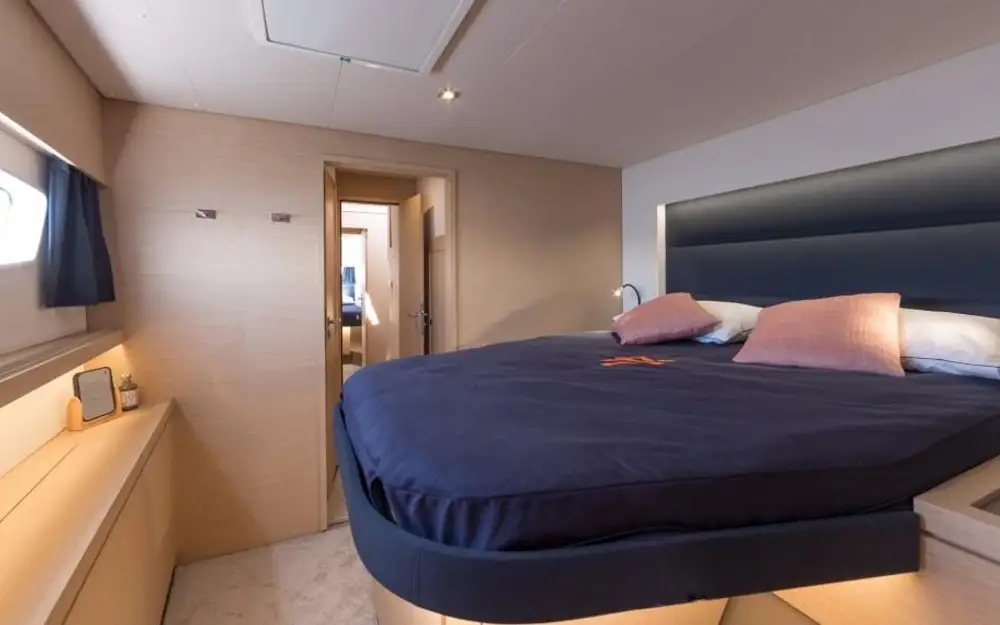 slider 17 Fountaine Pajot Saona 47