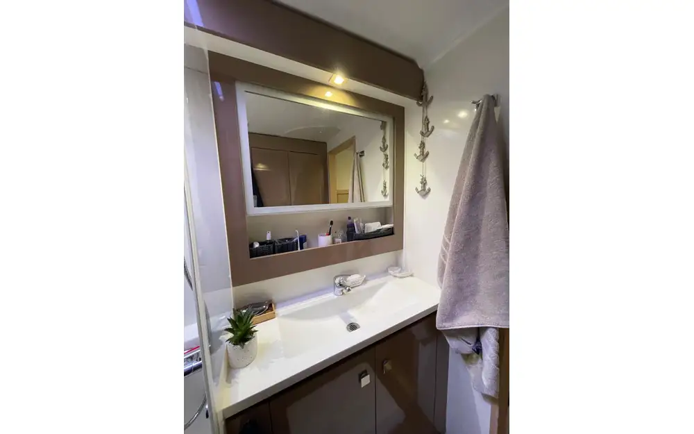slider 28 Fountaine Pajot Lucia 40