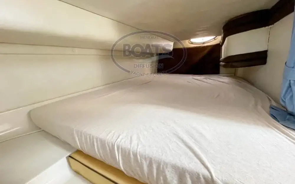 slider 9 Chris Craft Crowne 252