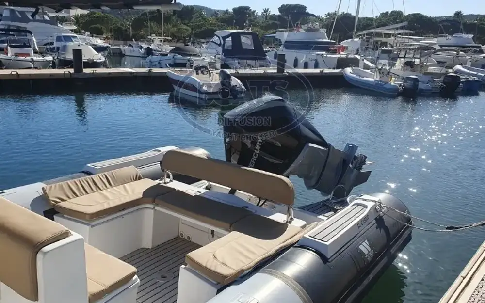 slider 2 Tiger Marine Tiger 850 Open