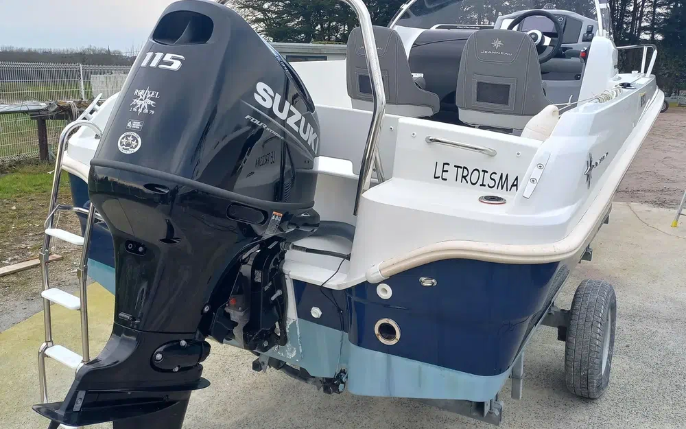 slider 5 Jeanneau Cap Camarat 5.5 WA