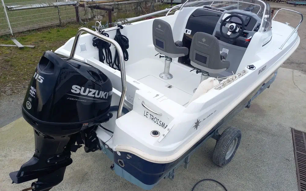 slider 6 Jeanneau Cap Camarat 5.5 WA