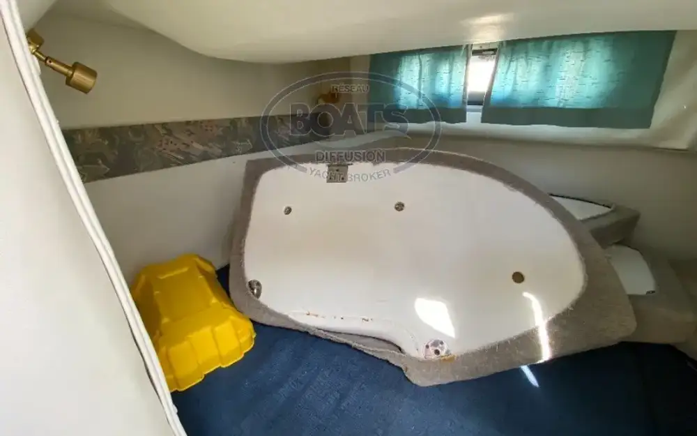 slider 7 Sealine  240 Senator