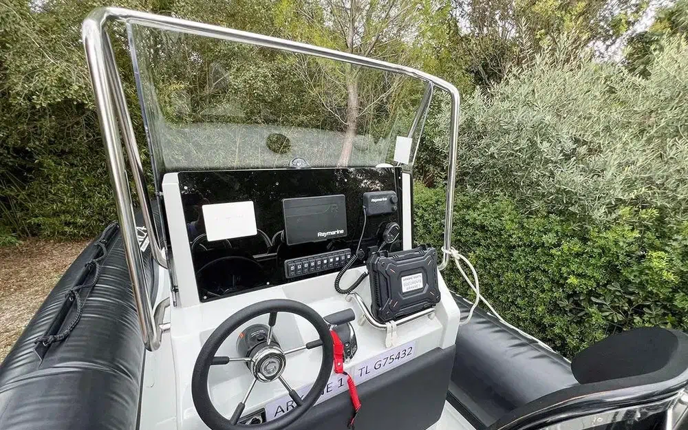 slider 1 Capelli Tempest 700