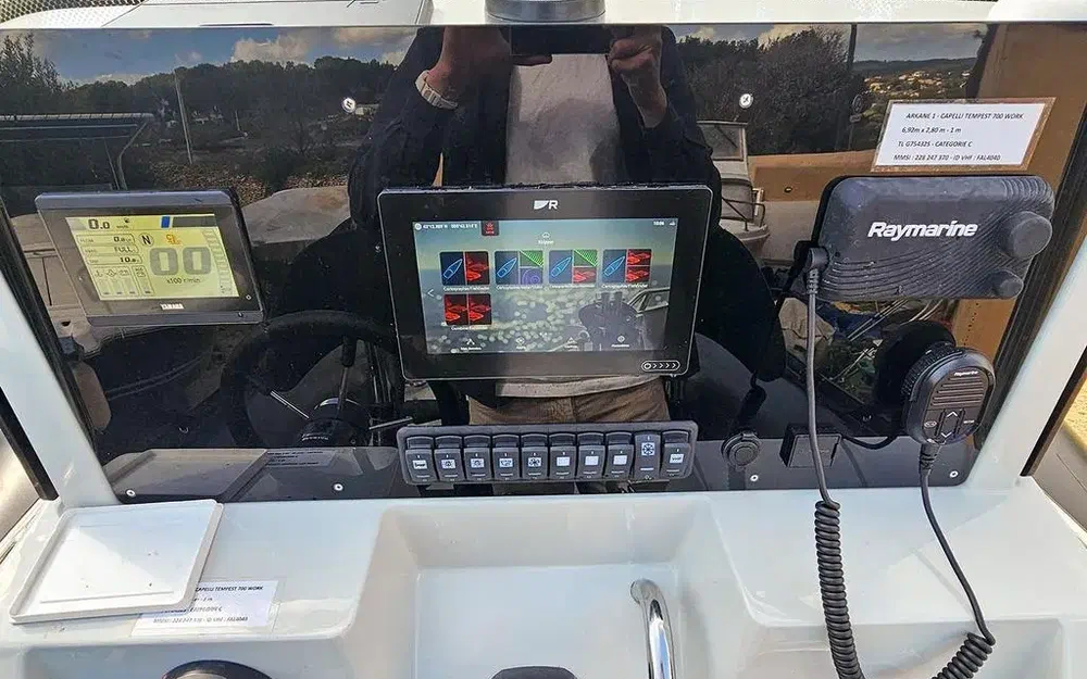 slider 2 Capelli Tempest 700