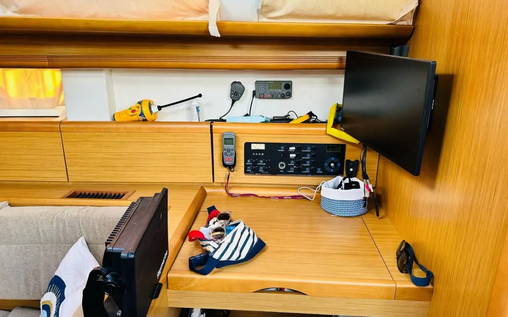 slider 13 Jeanneau Sun Odyssey 49 i
