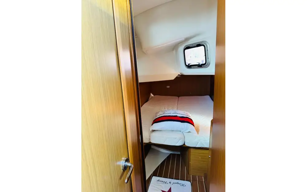 slider 19 Jeanneau Sun Odyssey 49 i