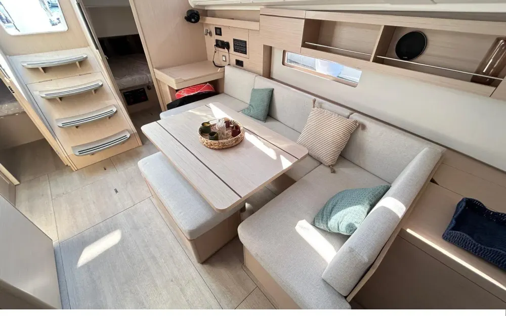 slider 9 Beneteau Oceanis 40.1 - null