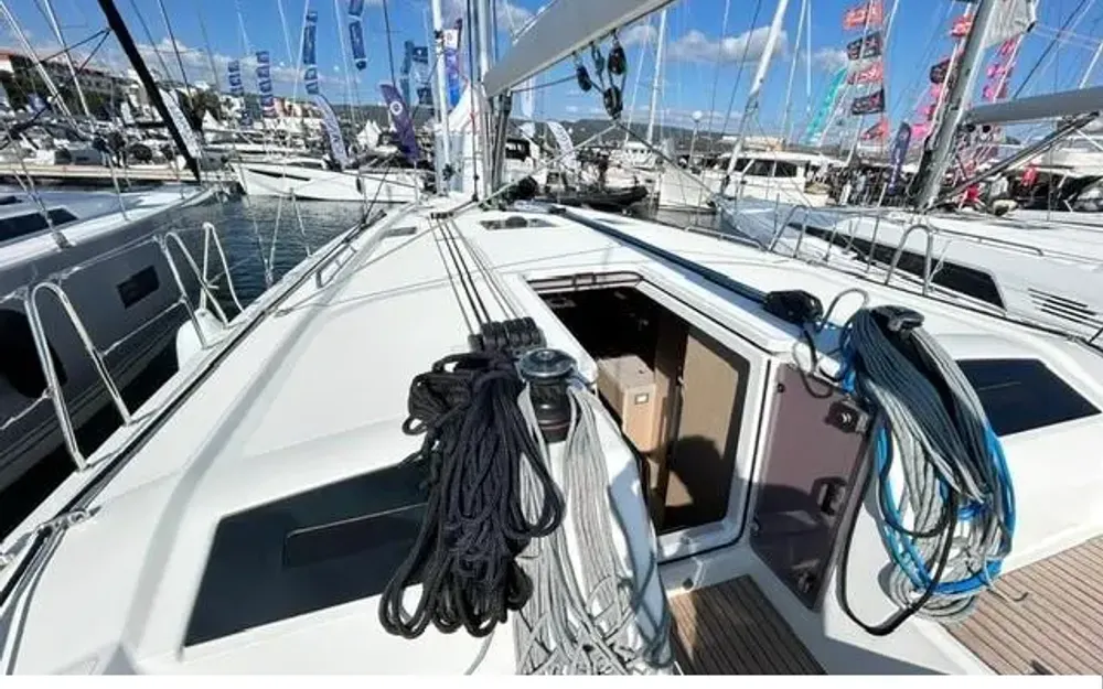 slider 6 Beneteau Oceanis 40.1 - null
