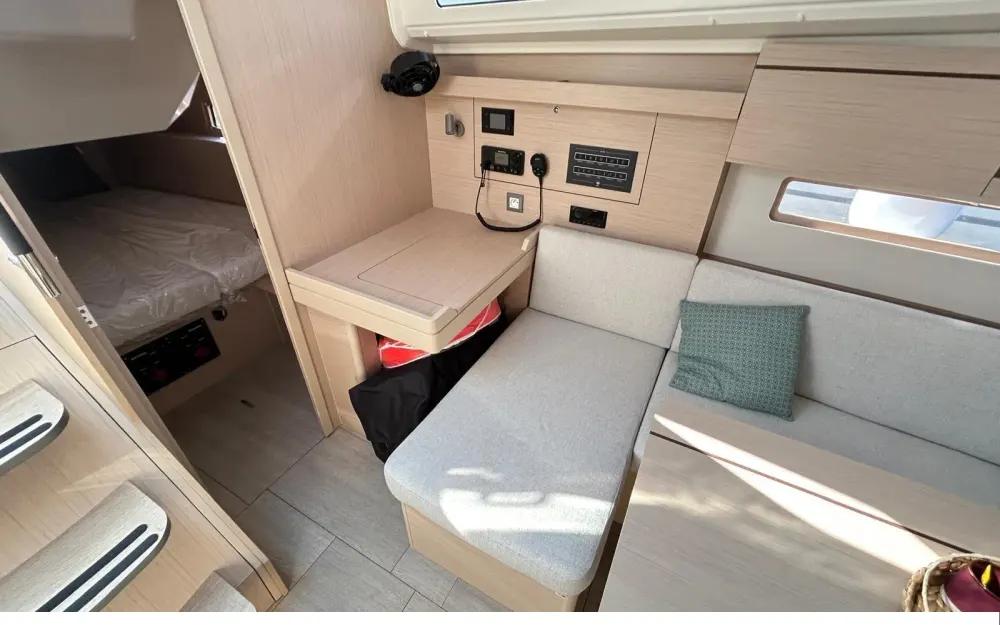 slider 8 Beneteau Oceanis 40.1 - null