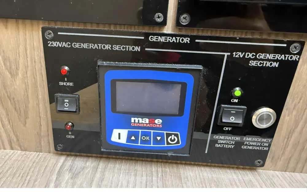 slider 26 Invictus  460 TT