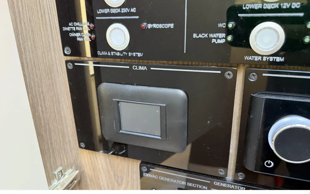 slider 28 Invictus  460 TT