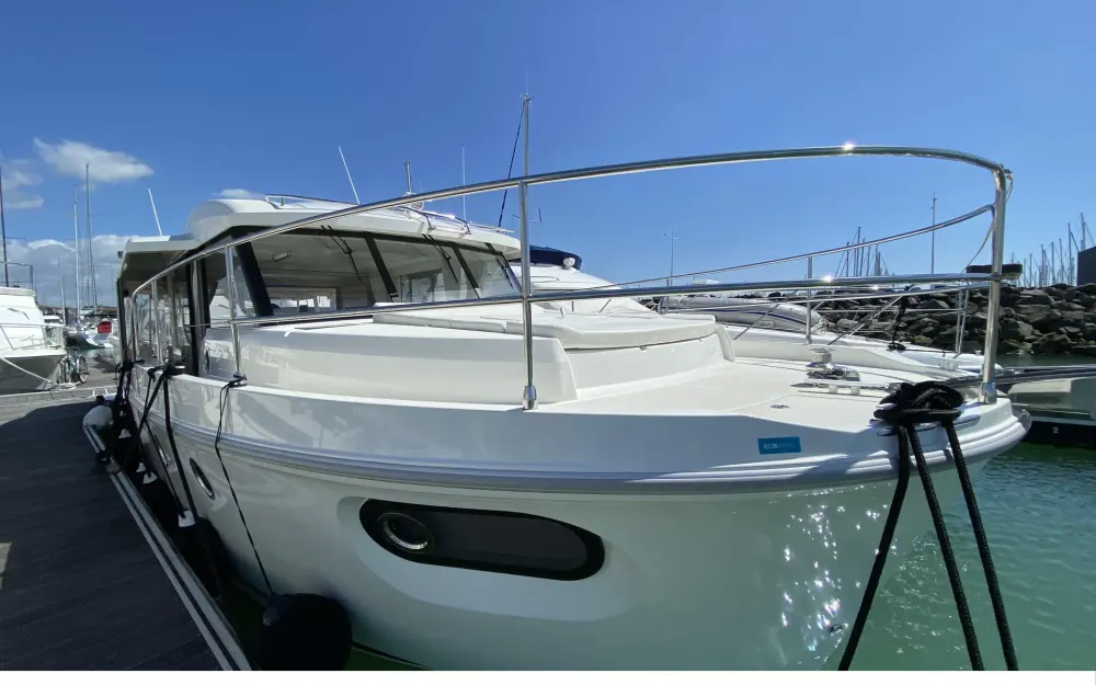 slider 0 Beneteau Swift Trawler 41 Sedan - null