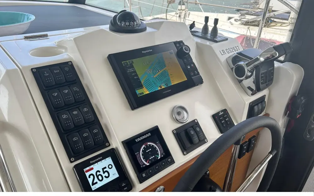 slider 12 Beneteau Swift Trawler 41 Sedan - null