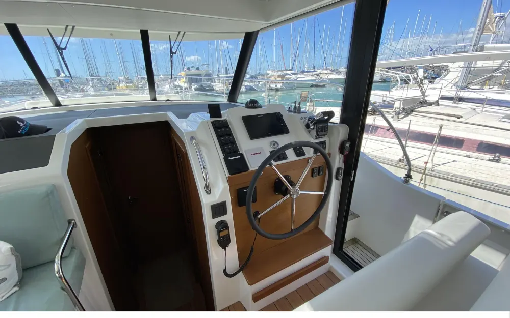 slider 16 Beneteau Swift Trawler 41 Sedan - null